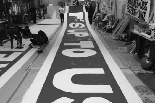Painting a 300 ft banner for D12 Paris: time-lapse video